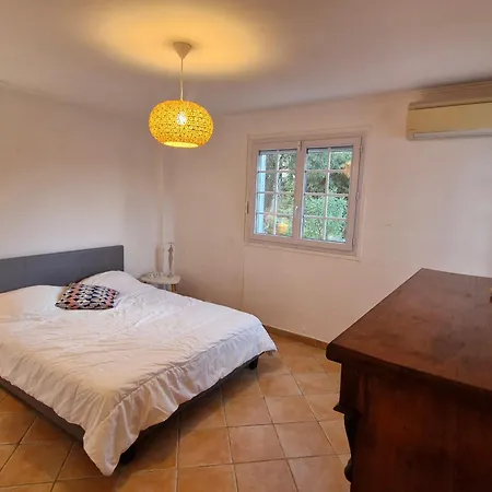 5 Pieces Avec Piscine Privee Et Climatisation A Sainte-maxime, Proche Commodites - Fr-1-780-65 * Sainte-Maxime