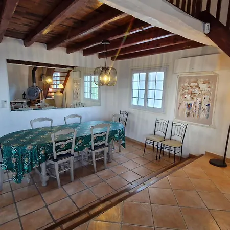Villa 5 Pieces Avec Piscine Privee Et Climatisation A Sainte-maxime, Proche Commodites - Fr-1-780-65