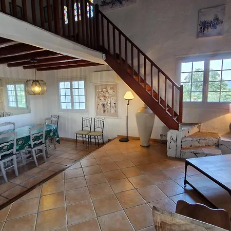 5 Pieces Avec Piscine Privee Et Climatisation A Sainte-maxime, Proche Commodites - Fr-1-780-65 Villa *