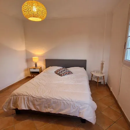 Villa 5 Pieces Avec Piscine Privee Et Climatisation A Sainte-maxime, Proche Commodites - Fr-1-780-65 Sainte-Maxime